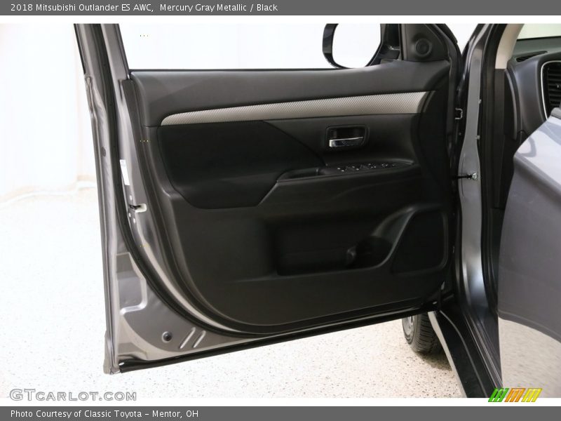 Mercury Gray Metallic / Black 2018 Mitsubishi Outlander ES AWC