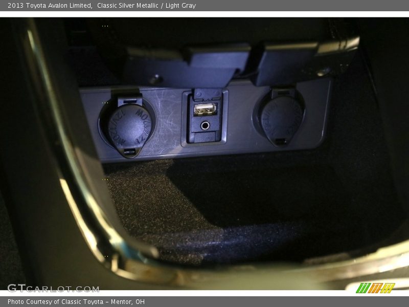 Classic Silver Metallic / Light Gray 2013 Toyota Avalon Limited