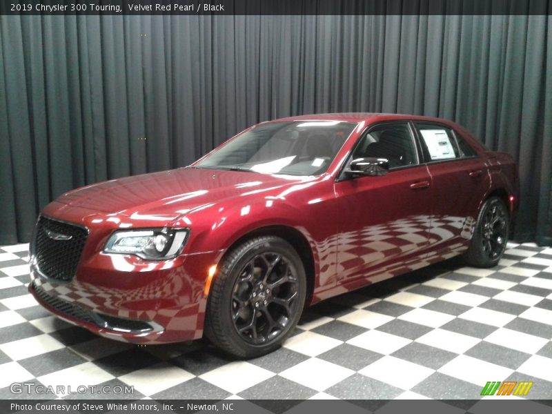 Velvet Red Pearl / Black 2019 Chrysler 300 Touring