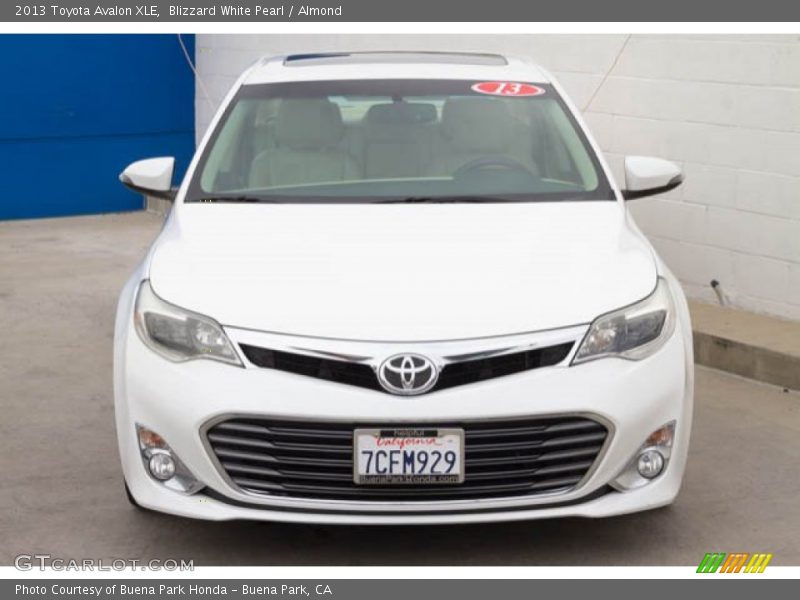Blizzard White Pearl / Almond 2013 Toyota Avalon XLE