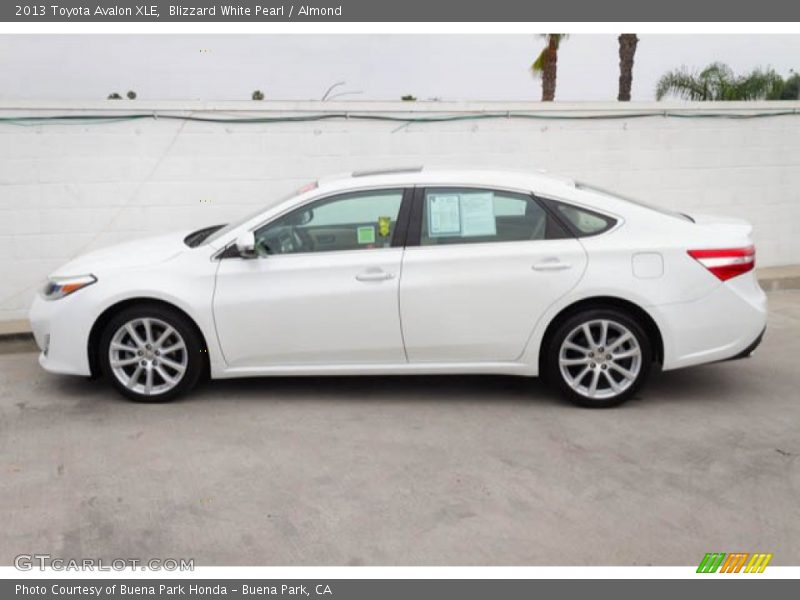 Blizzard White Pearl / Almond 2013 Toyota Avalon XLE