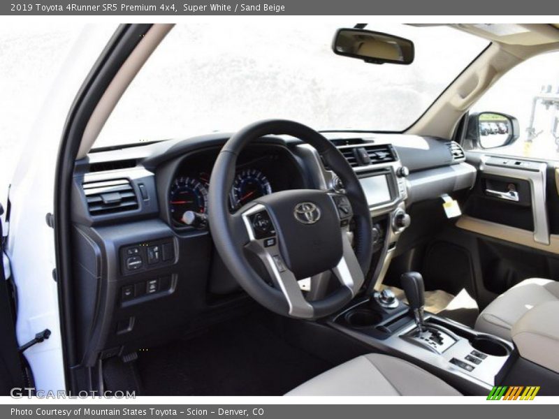 Super White / Sand Beige 2019 Toyota 4Runner SR5 Premium 4x4
