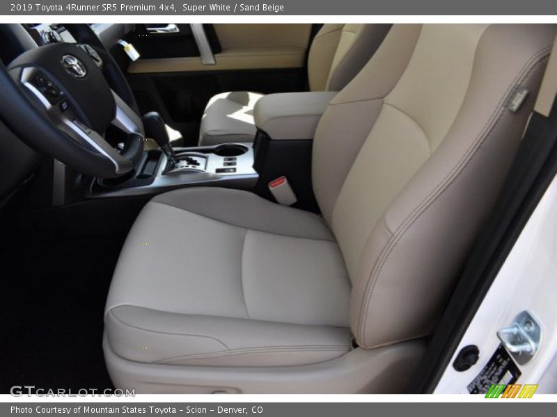 Super White / Sand Beige 2019 Toyota 4Runner SR5 Premium 4x4