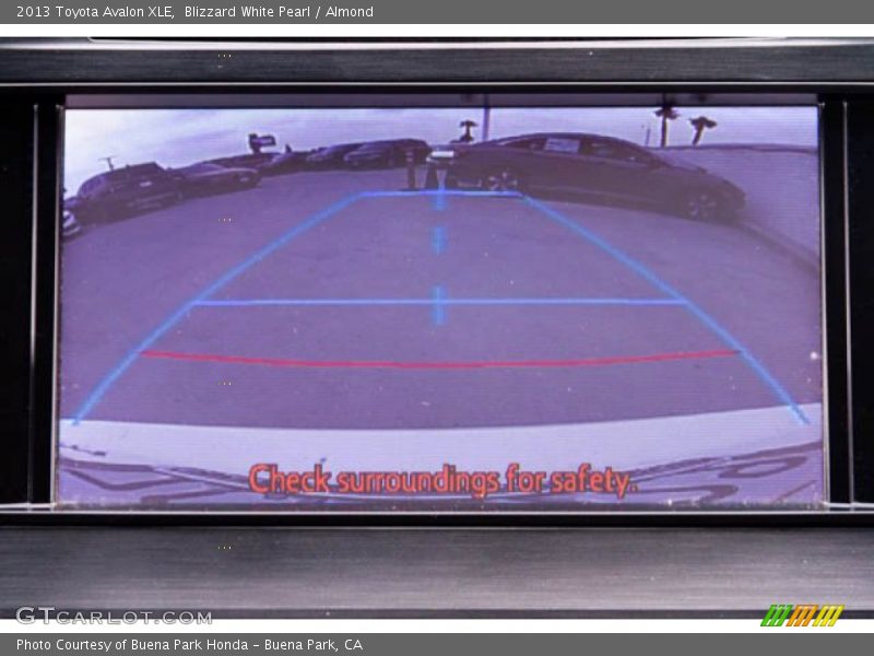 Blizzard White Pearl / Almond 2013 Toyota Avalon XLE