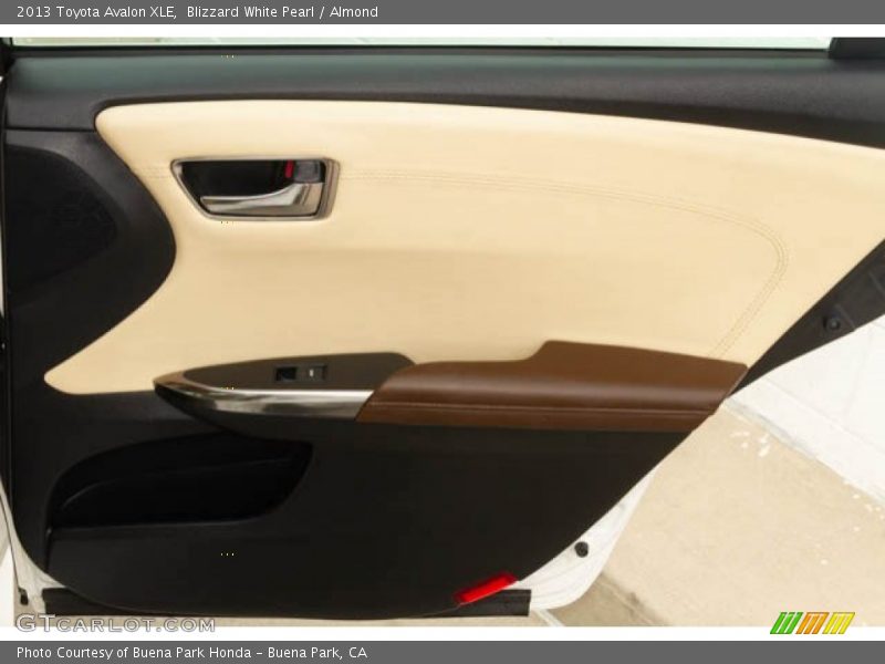 Blizzard White Pearl / Almond 2013 Toyota Avalon XLE