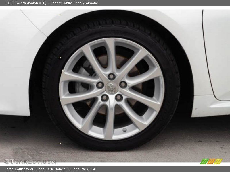 Blizzard White Pearl / Almond 2013 Toyota Avalon XLE
