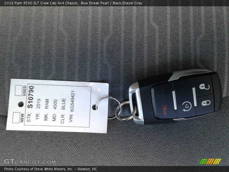 Blue Streak Pearl / Black/Diesel Gray 2019 Ram 4500 SLT Crew Cab 4x4 Chassis