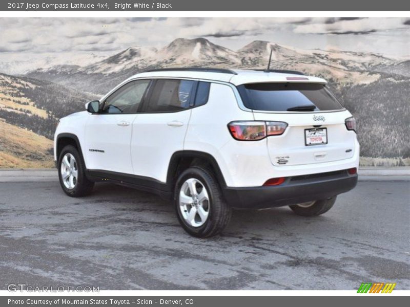 Bright White / Black 2017 Jeep Compass Latitude 4x4