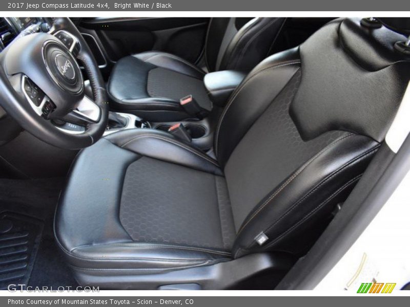 Bright White / Black 2017 Jeep Compass Latitude 4x4