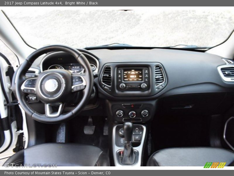 Bright White / Black 2017 Jeep Compass Latitude 4x4