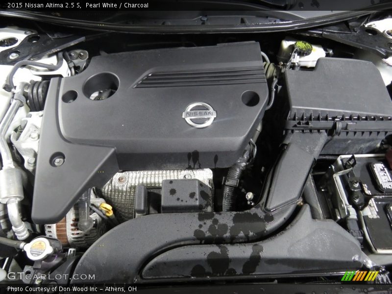 Pearl White / Charcoal 2015 Nissan Altima 2.5 S