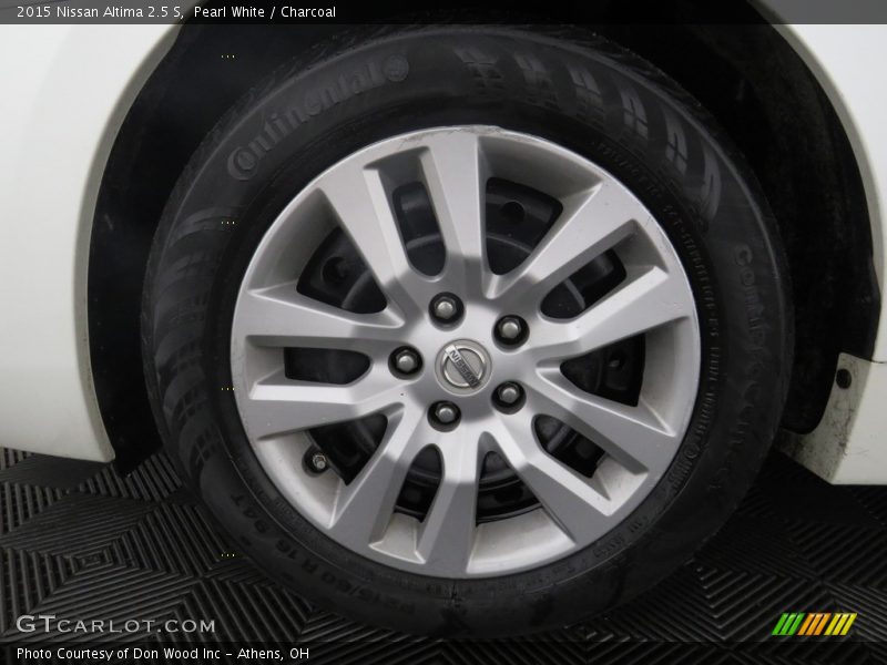 Pearl White / Charcoal 2015 Nissan Altima 2.5 S