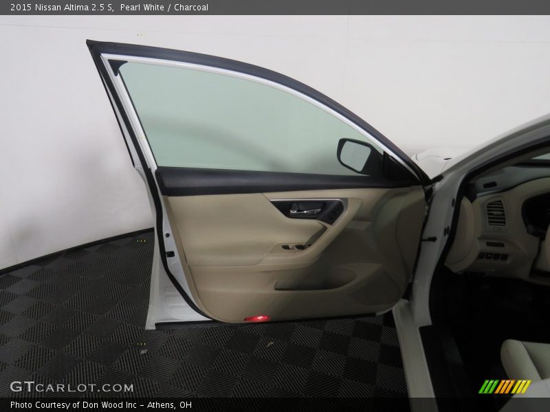 Pearl White / Charcoal 2015 Nissan Altima 2.5 S