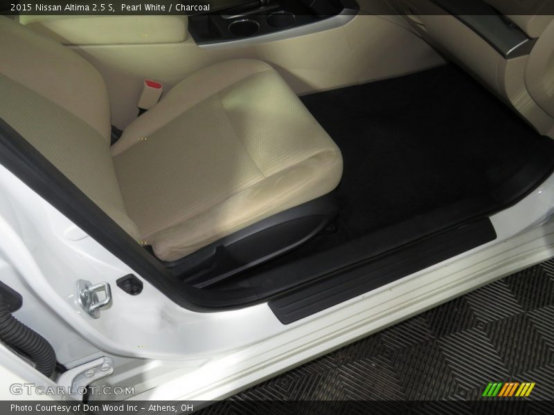 Pearl White / Charcoal 2015 Nissan Altima 2.5 S