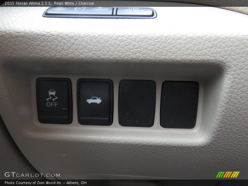 Pearl White / Charcoal 2015 Nissan Altima 2.5 S