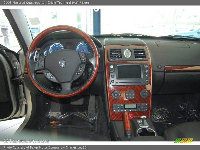 Grigio Touring (Silver) / Nero 2005 Maserati Quattroporte