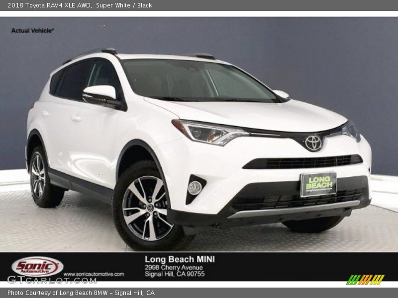 Super White / Black 2018 Toyota RAV4 XLE AWD