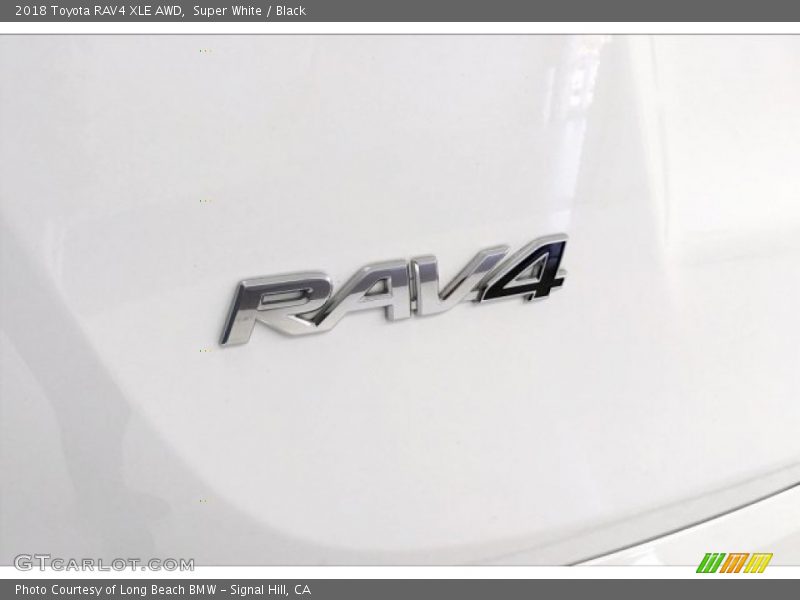 Super White / Black 2018 Toyota RAV4 XLE AWD