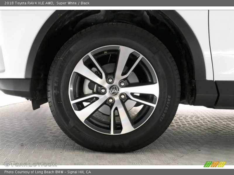 Super White / Black 2018 Toyota RAV4 XLE AWD