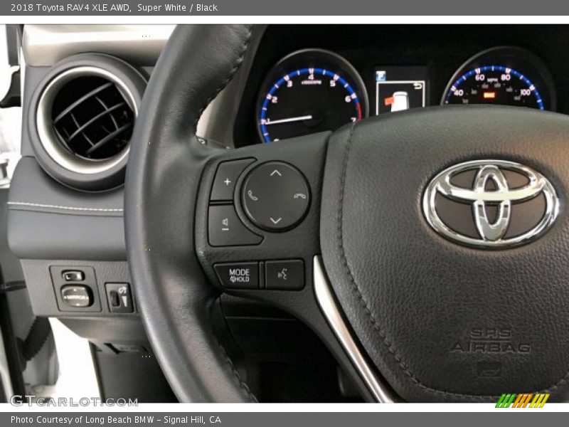Super White / Black 2018 Toyota RAV4 XLE AWD