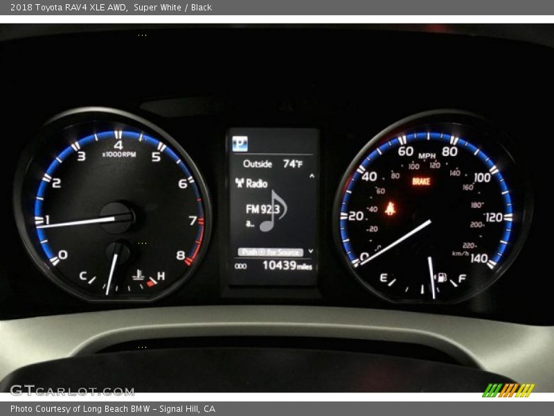 Super White / Black 2018 Toyota RAV4 XLE AWD