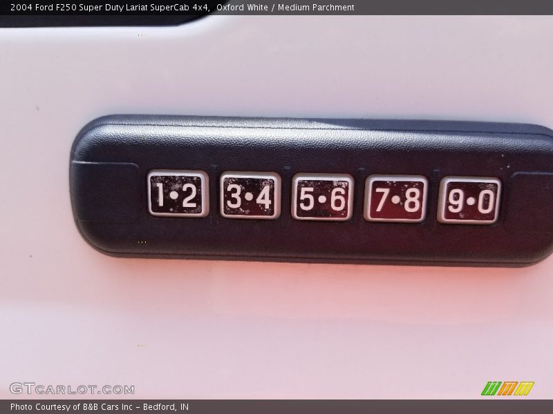 Oxford White / Medium Parchment 2004 Ford F250 Super Duty Lariat SuperCab 4x4