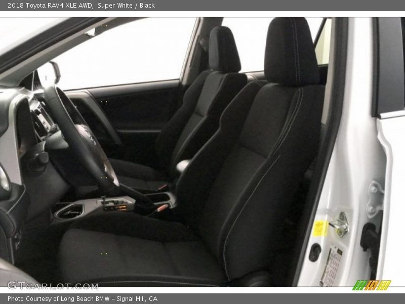 Super White / Black 2018 Toyota RAV4 XLE AWD