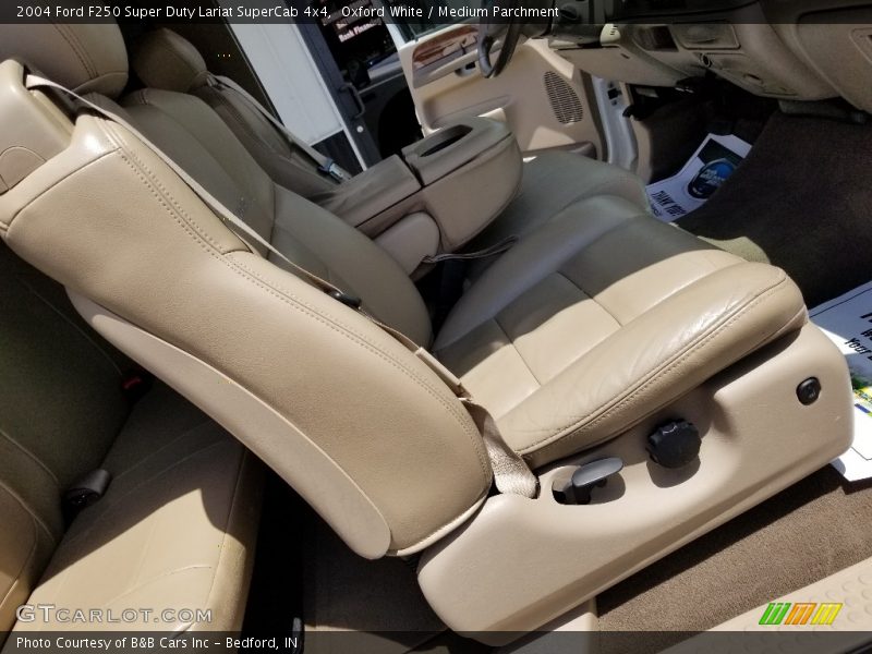 Oxford White / Medium Parchment 2004 Ford F250 Super Duty Lariat SuperCab 4x4