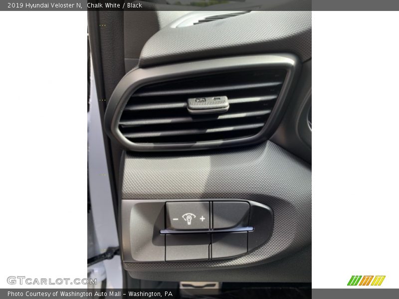 Chalk White / Black 2019 Hyundai Veloster N