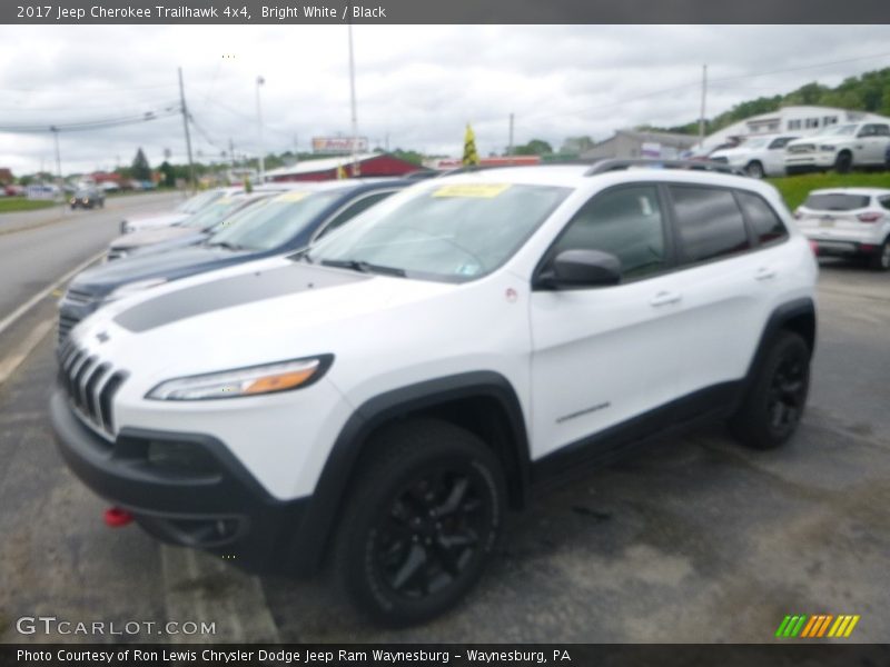 Bright White / Black 2017 Jeep Cherokee Trailhawk 4x4