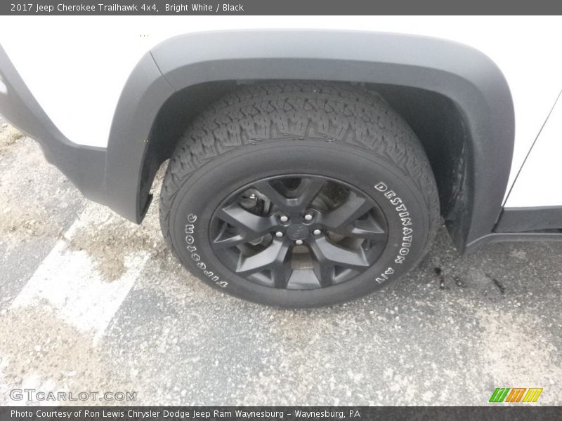 Bright White / Black 2017 Jeep Cherokee Trailhawk 4x4
