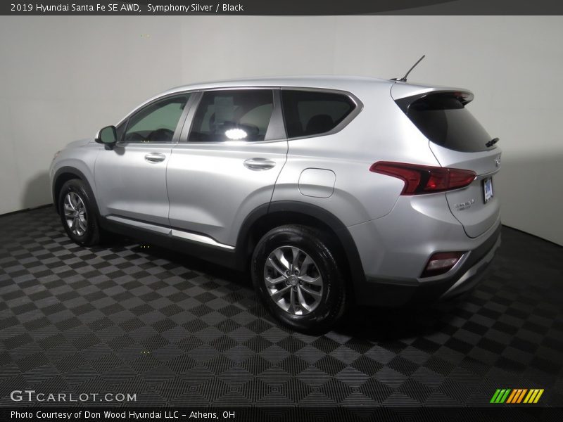 Symphony Silver / Black 2019 Hyundai Santa Fe SE AWD