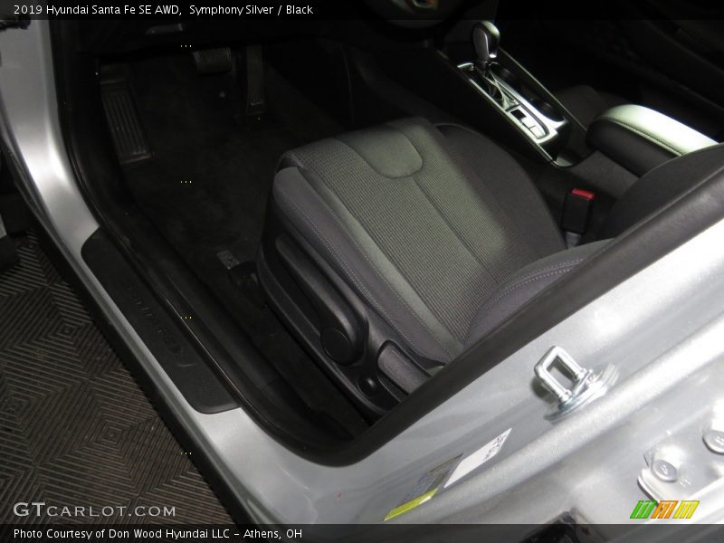 Symphony Silver / Black 2019 Hyundai Santa Fe SE AWD