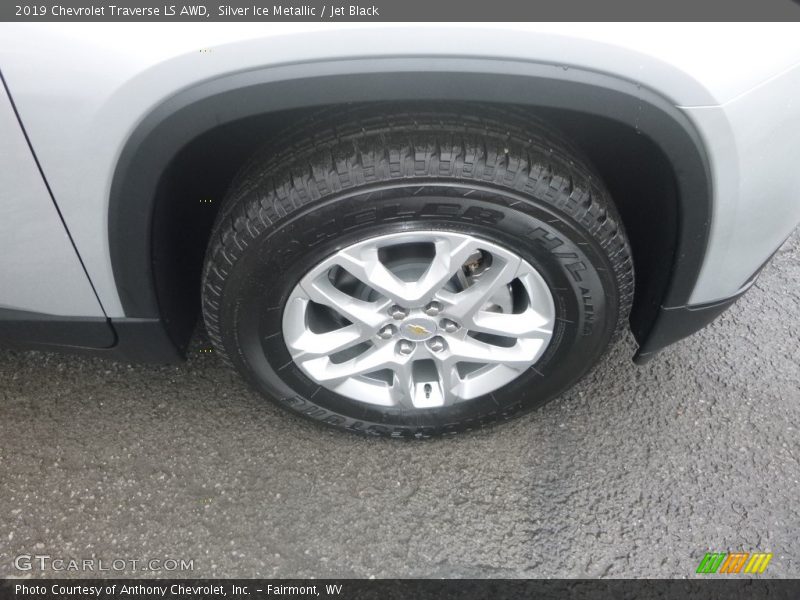 Silver Ice Metallic / Jet Black 2019 Chevrolet Traverse LS AWD