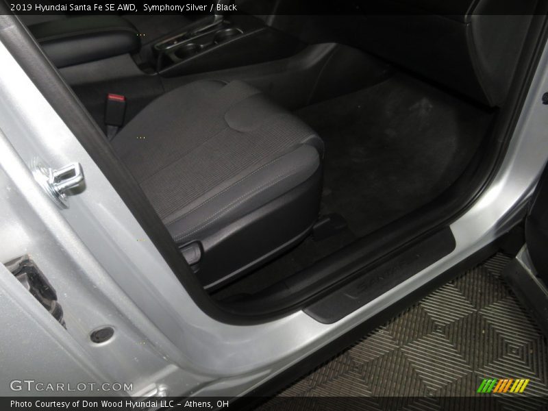 Symphony Silver / Black 2019 Hyundai Santa Fe SE AWD