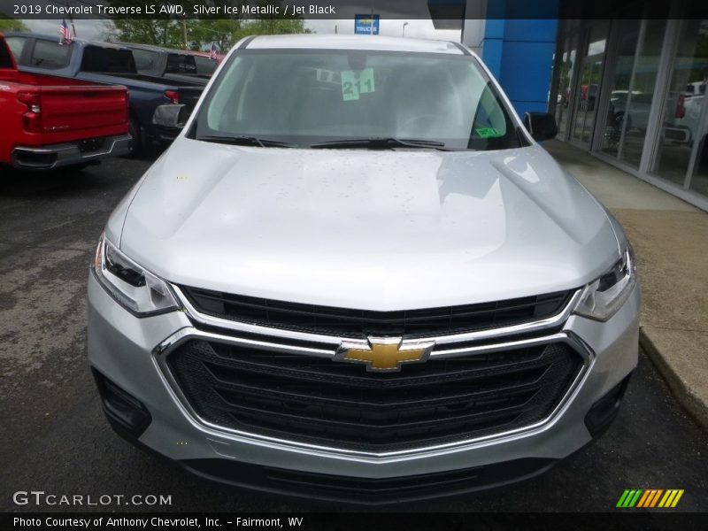 Silver Ice Metallic / Jet Black 2019 Chevrolet Traverse LS AWD