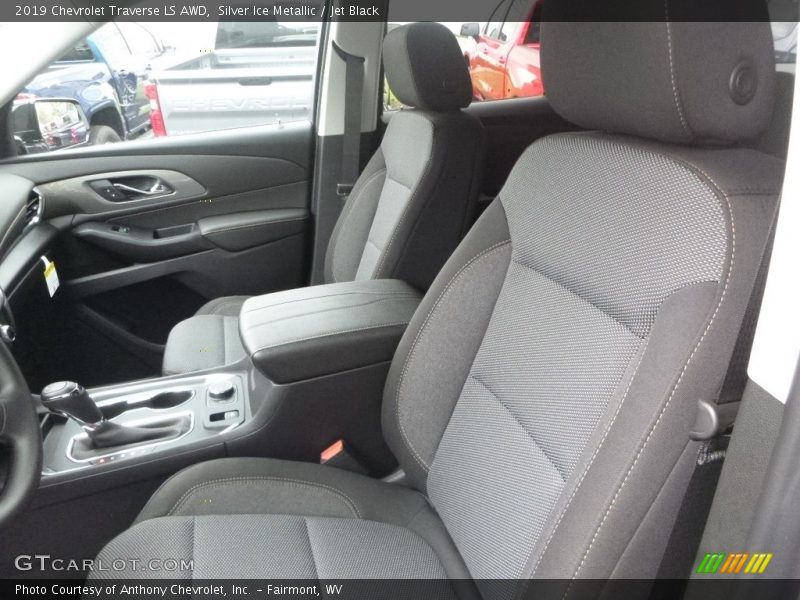 Silver Ice Metallic / Jet Black 2019 Chevrolet Traverse LS AWD