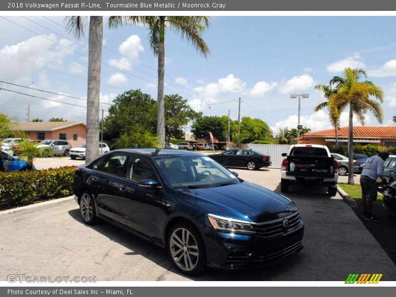 Tourmaline Blue Metallic / Moonrock Gray 2018 Volkswagen Passat R-Line