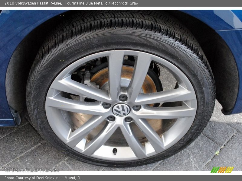 Tourmaline Blue Metallic / Moonrock Gray 2018 Volkswagen Passat R-Line
