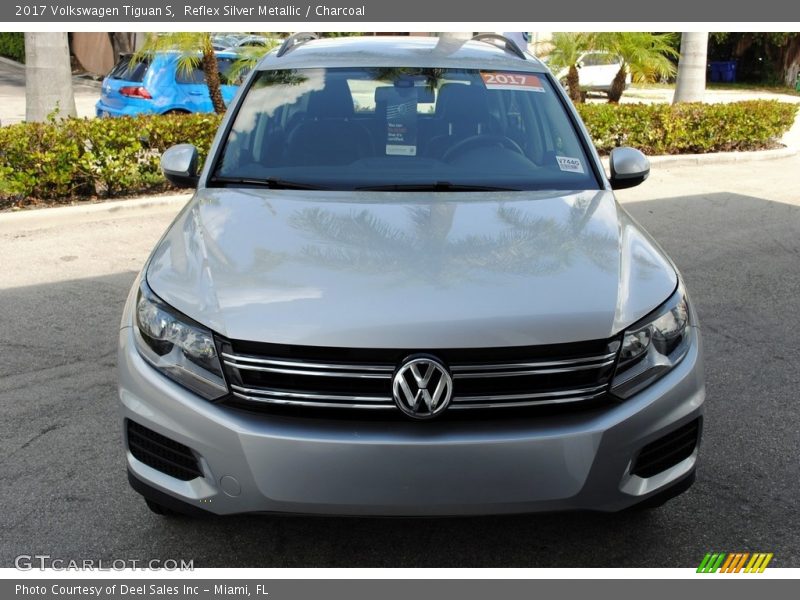Reflex Silver Metallic / Charcoal 2017 Volkswagen Tiguan S