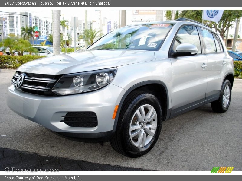 Reflex Silver Metallic / Charcoal 2017 Volkswagen Tiguan S
