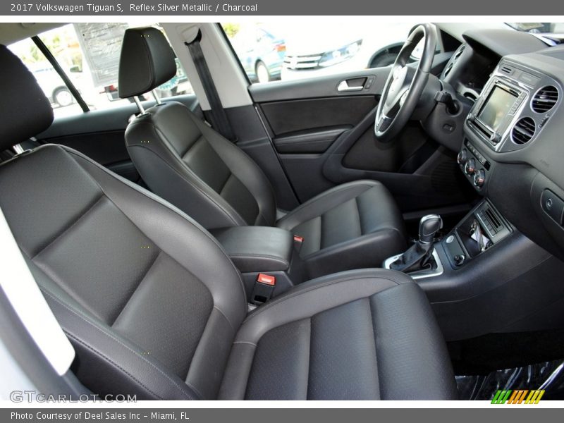 Reflex Silver Metallic / Charcoal 2017 Volkswagen Tiguan S