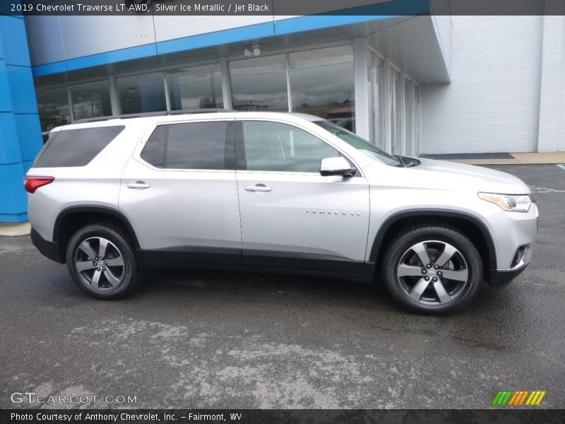 Silver Ice Metallic / Jet Black 2019 Chevrolet Traverse LT AWD