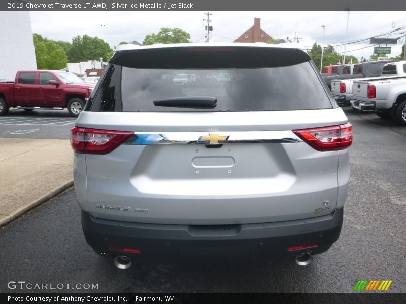 Silver Ice Metallic / Jet Black 2019 Chevrolet Traverse LT AWD