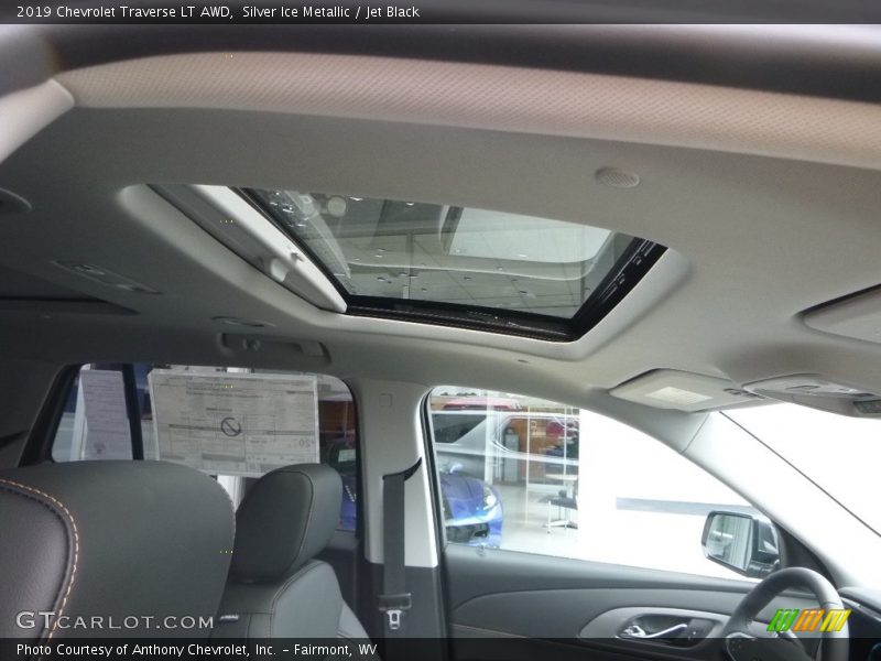 Silver Ice Metallic / Jet Black 2019 Chevrolet Traverse LT AWD