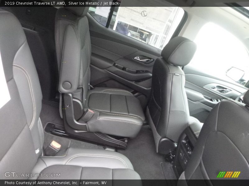 Silver Ice Metallic / Jet Black 2019 Chevrolet Traverse LT AWD