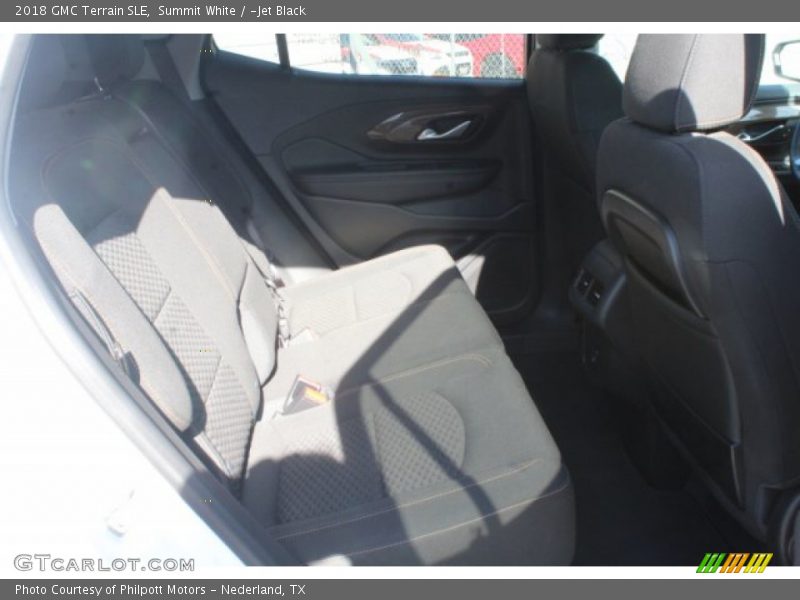 Summit White / ­Jet Black 2018 GMC Terrain SLE