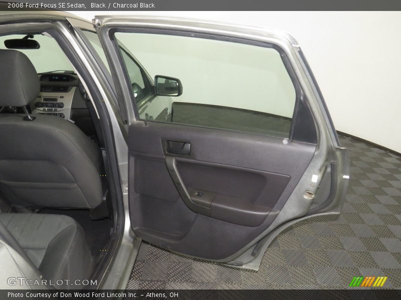 Black / Charcoal Black 2008 Ford Focus SE Sedan