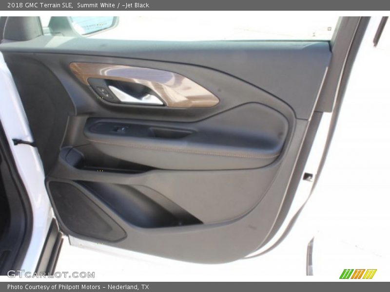 Summit White / ­Jet Black 2018 GMC Terrain SLE