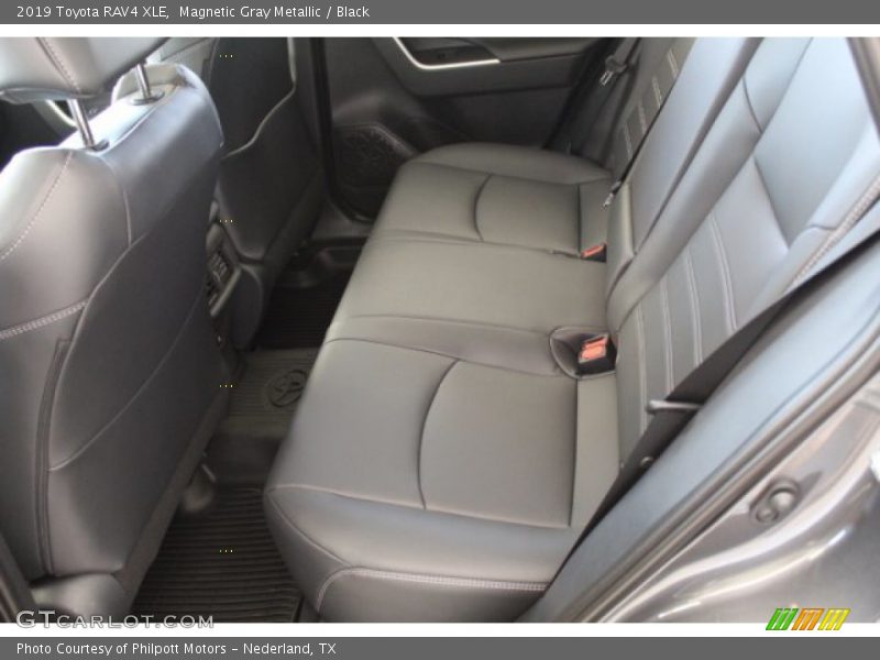 Magnetic Gray Metallic / Black 2019 Toyota RAV4 XLE